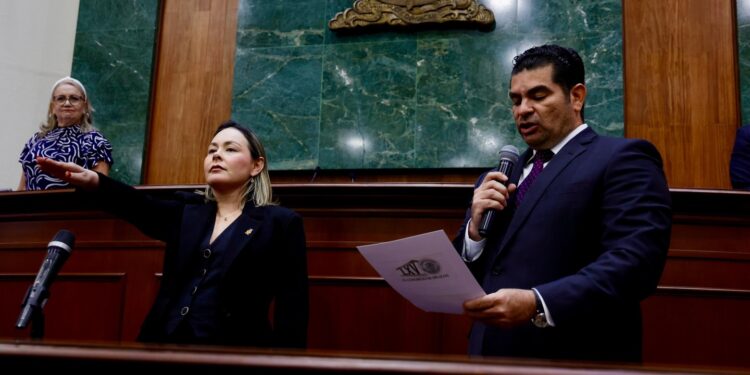 Yeraldine Bonilla asume gubernatura interina en Sinaloa