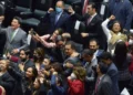 Mientras los políticos se pelean por la narrativa, la realidad sigue golpeando a las familias.