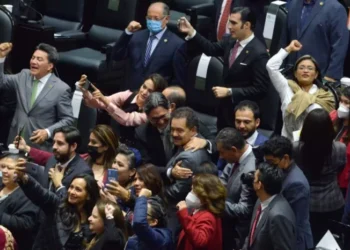 Mientras los políticos se pelean por la narrativa, la realidad sigue golpeando a las familias.