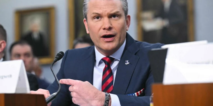 Pete Hegseth pide a México intervenir contra cárteles para evitar acción de EE. UU.