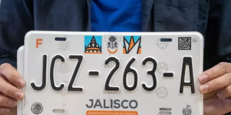 Cambio de placas en Jalisco: recaudadoras abrirán este sábado para atender rezagados
