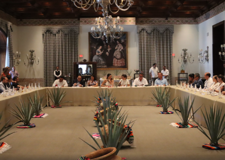 Instala Jalisco comité del pueblo mágico de Tequila