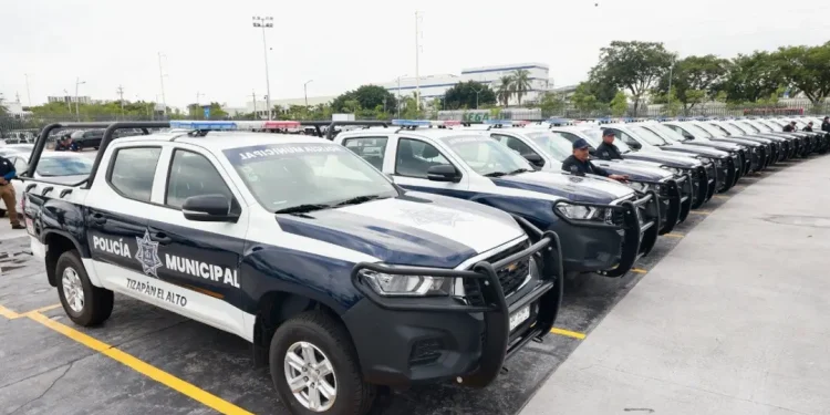 Entregan 236 vehículos para reforzar la seguridad del Estado