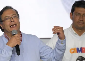 Gustavo Petro afirma tener pruebas de posible fraude en elecciones colombianas