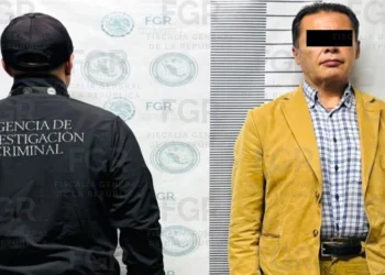 Detienen a ex funcionario del SAT por enriquecimiento ilícito