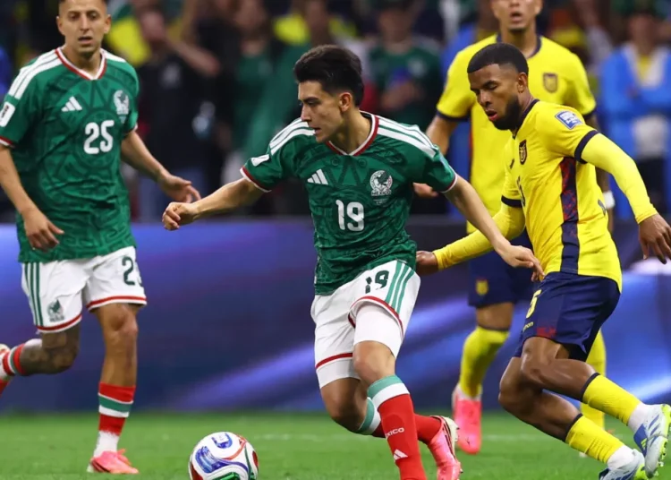 México vence 2-0 a Ecuador y avanza a octavos